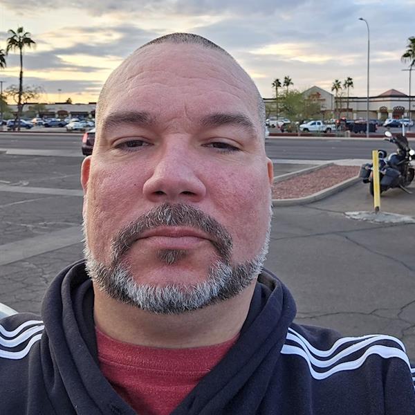 DJ